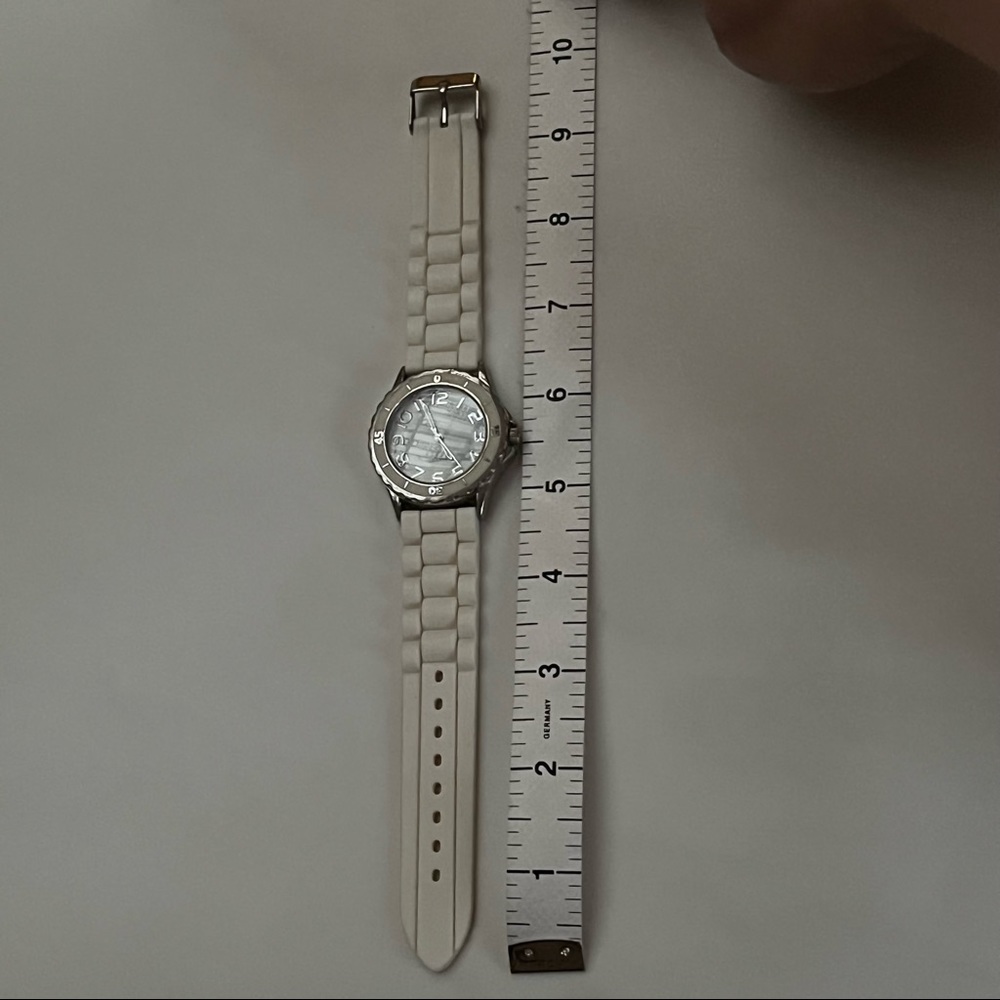 GUC Accutime silicone watch - Picture 7 of 10